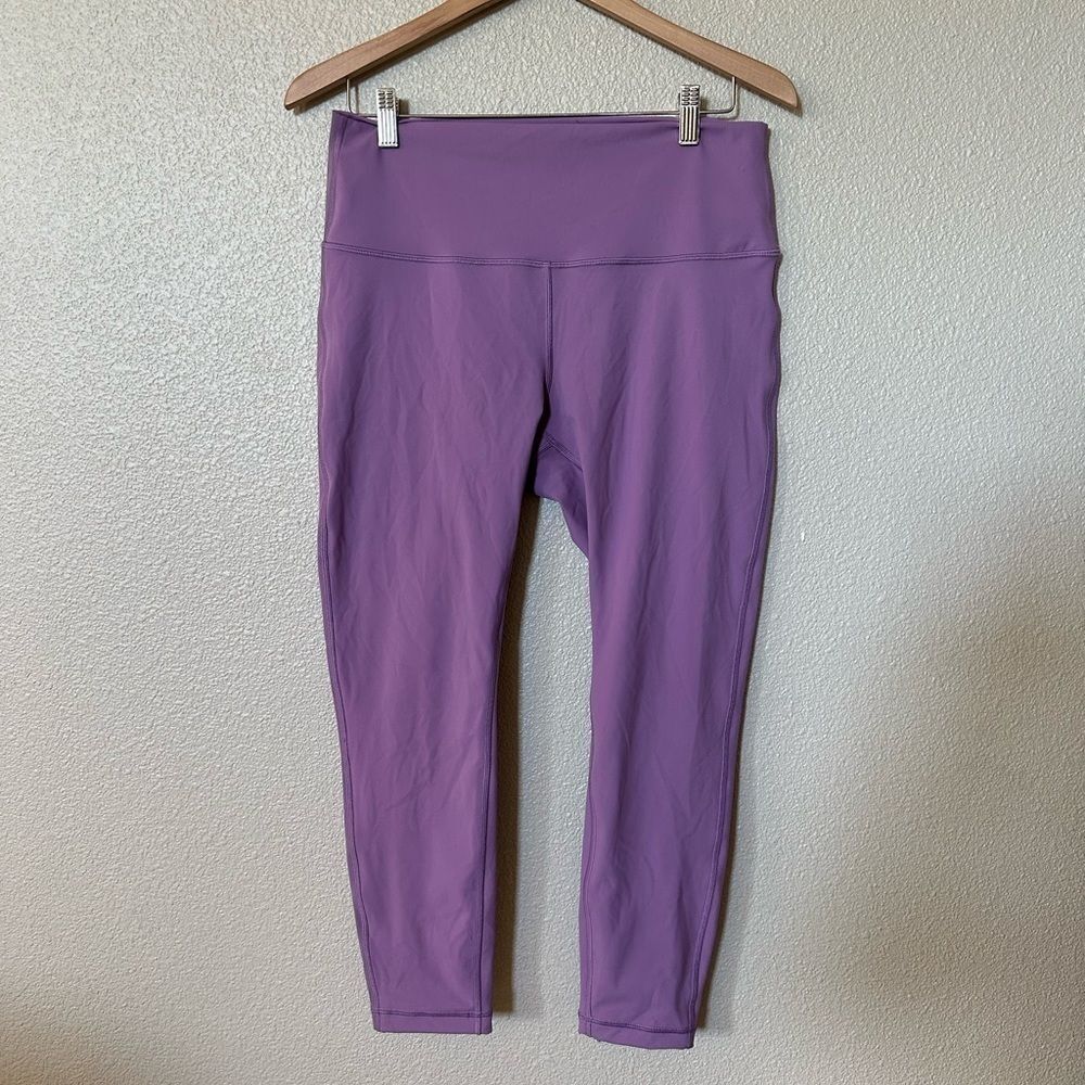 Lulumenon Lilac/Purple Women's Croppped Leggings Size 12
